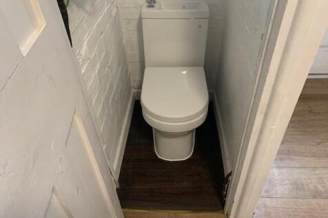 Cloakroom/wc