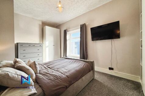 Bedroom1 3