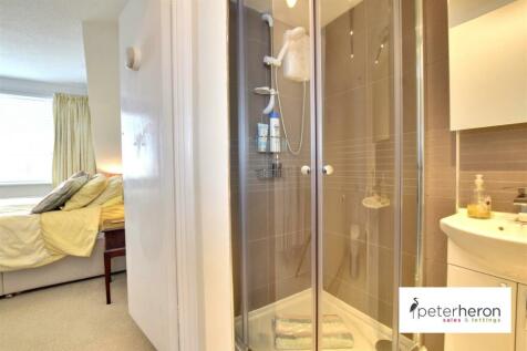 Jack &amp; Jill En-Suite Shower Room