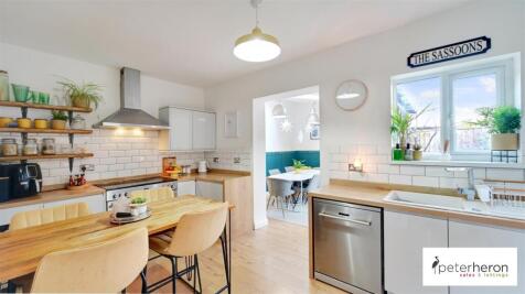Breakfasting Kitchen