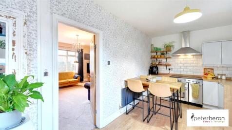 Breakfasting Kitchen