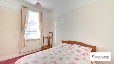 Bedroom 2 (rear)