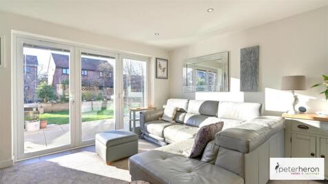 Open Plan Kitchen/Dining &amp; Family Area