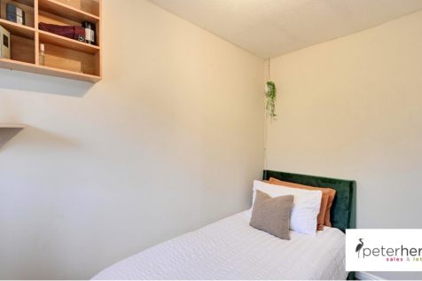Bedroom 2 (rear)