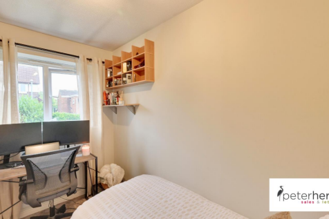 Bedroom 2 (rear)