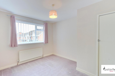 Bedroom 2 (rear)