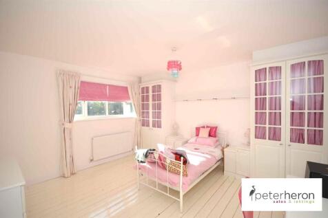 Bedroom 2  (Rear)