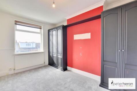 Bedroom 2 (rear)