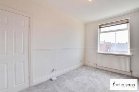 Bedroom 2 (rear)