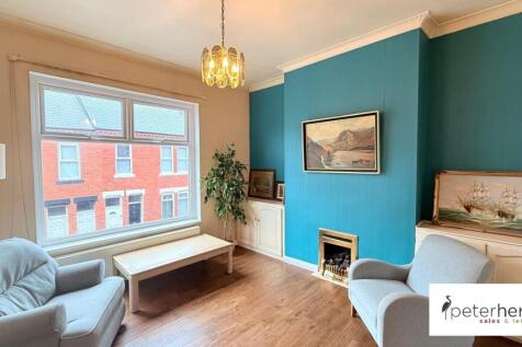 Living Room/Bedroom 1