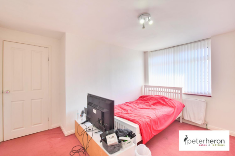 Bedroom 2 (rear)