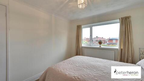 Bedroom 2 (rear)