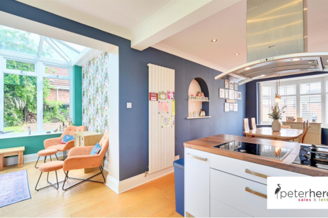 Living Room/Kitchen
