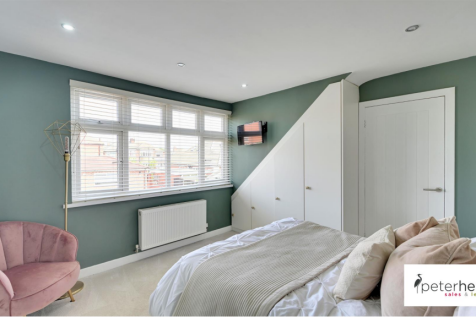 Bedroom 2 (rear)