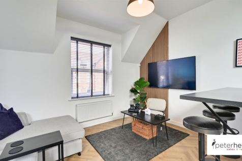 Open Plan Lounge and Kitchen