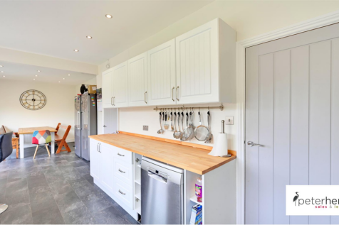 Breakfasting Kitchen