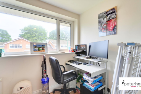 Bedroom 5/Study