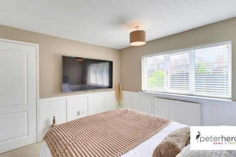 Bedroom 2 (rear)