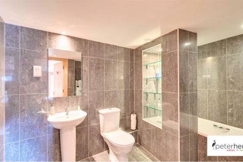 En-Suite Bathroom