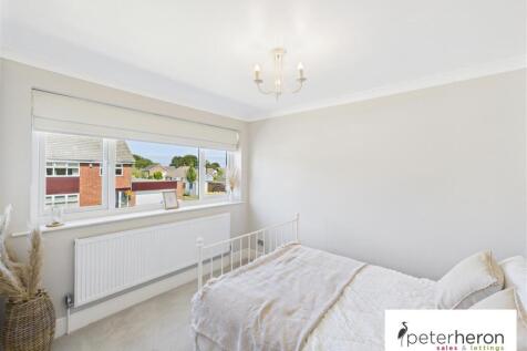 Bedroom 3 (rear)