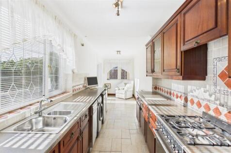 Breakfasting Kitchen