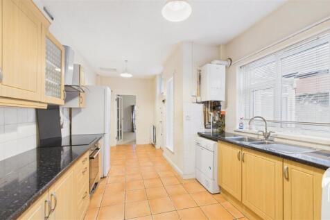 Breakfasting Kitchen