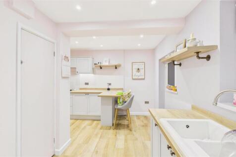 Breakfasting Kitchen