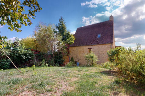 Maison-en-pierre-avec-un-gite-09192022_150000.jpg