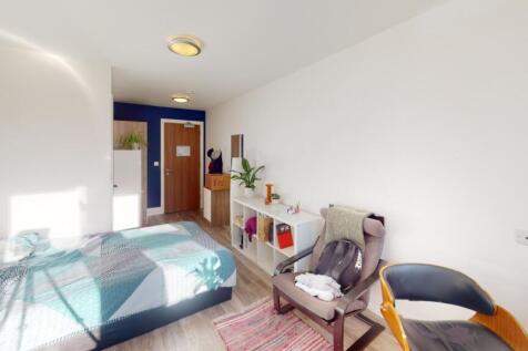 Studio-6-Bedroom