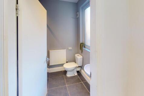 2-Alpha-Terrace-Bathroom 1