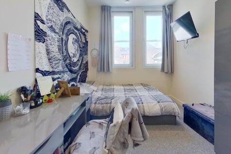 Flat-2-Ormiston-House-Bedroom (2)