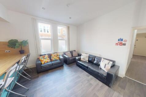 102-Foxhall-Rd-Living-Room