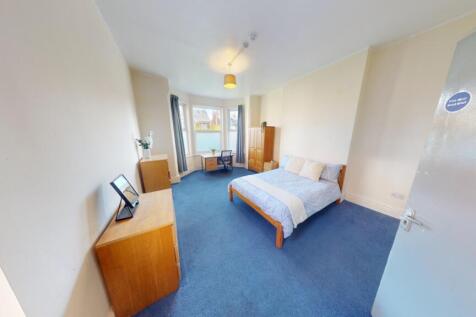 102-Foxhall-Rd-Bedroom 1