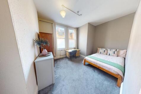 102-Foxhall-Rd-Bedroom 5