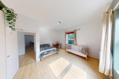 Flat-B-46-Addison-Street-06042025_092546