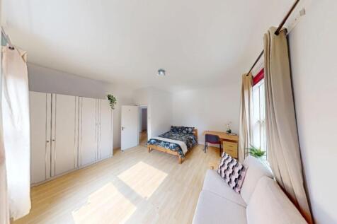 Flat-B-46-Addison-Street-06042025_092625