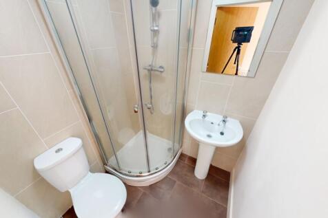 6 6 Kilb Ensuite 2