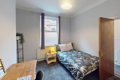 11-Grimsby-Terrace-Bedroom 1