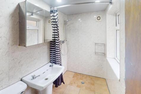 11-Grimsby-Terrace-Bathroom