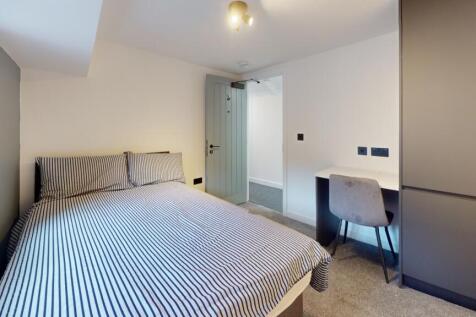 Lower-Pavement-Flat-7-Bedroom(2)