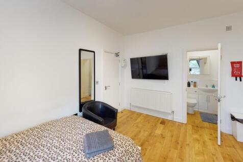 8-54-Glasshouse-St-Bedroom