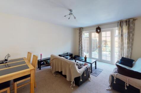 25-Bluecoat-Close-Bedroom