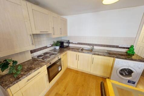 12 Yard Kitchen