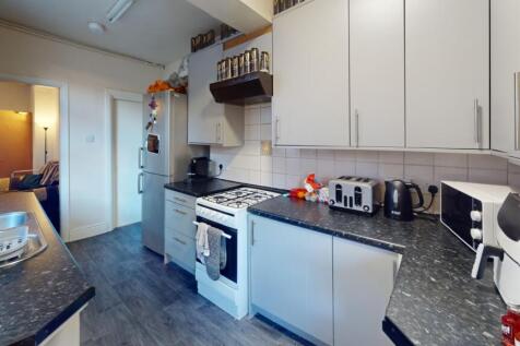 4-Annesley-Grove-Kitchen 1