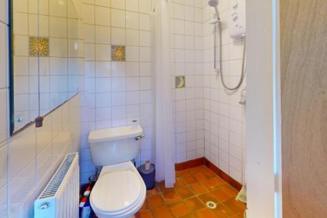 4-Annesley-Grove-Bathroom 1