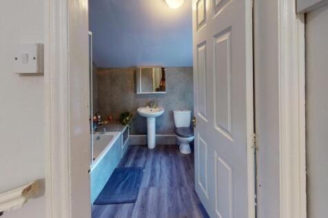 4-Annesley-Grove-Bathroom 2