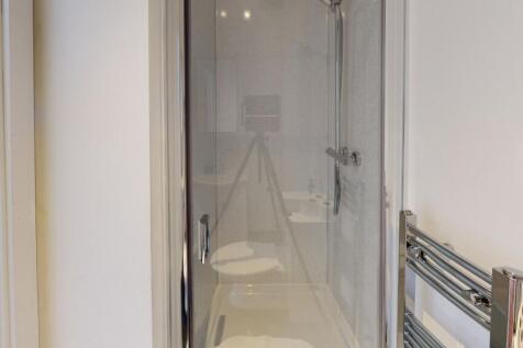 203-UPS-Bathroom