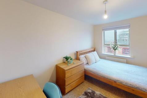20-Royal-Victoria-Court-Bedroom 2