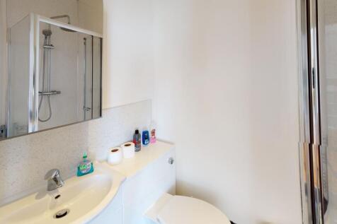207-UPS-Bathroom