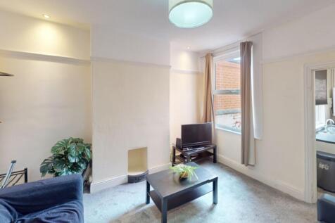 57-Leslie-Road-Living-Room